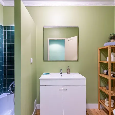 In The Typical Neighborhood- Graca * Lissabon